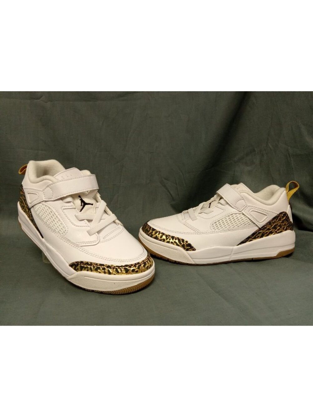 Jordan Spizike Low BP Sneakers White Black Gold Kids Size 1Y BRAND NEW NO BOX!